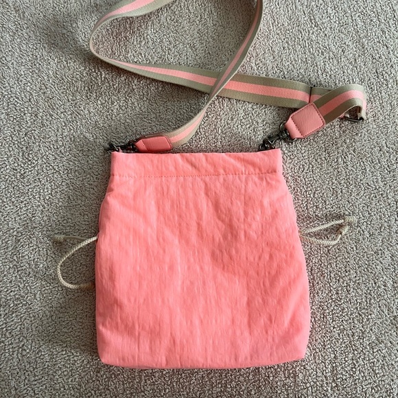 Universal Threads Neon Peach Crossbody Bag - Picture 2 of 4